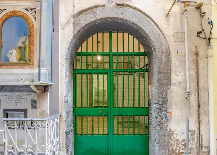 Il Chiostro Di Santa Chiara